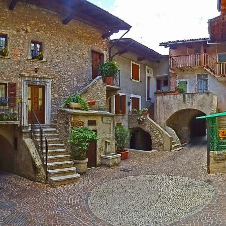 הוילה Tremosine Casa Del Borgo Pregasio Garden And View By Gardadomusmea מראה חיצוני תמונה